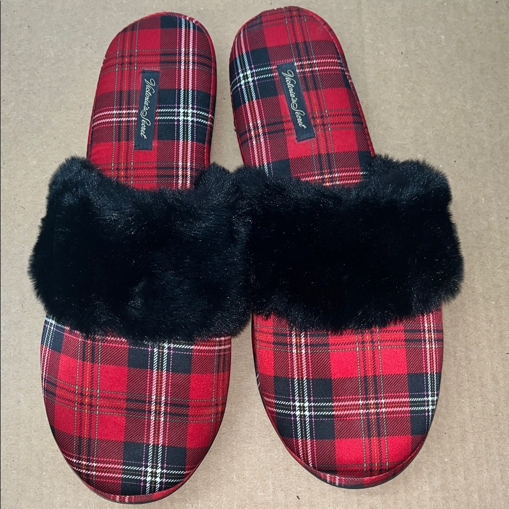 NWOT Victoria's Secret Black and Red Plaid Slippers